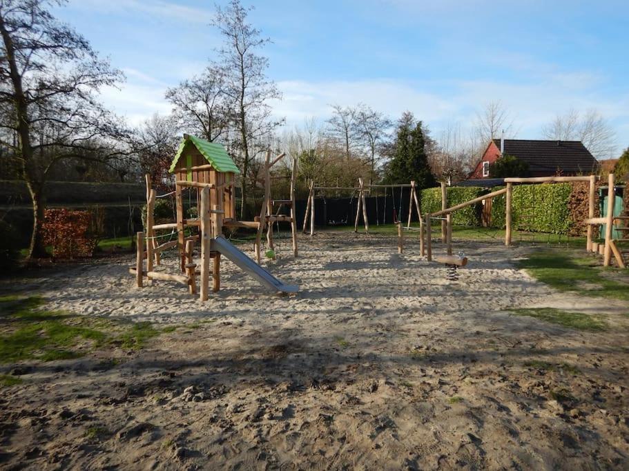 Comfortabel En Gezellig Vakantiehuis Bij Het Strand Wemeldinge Exteriör bild