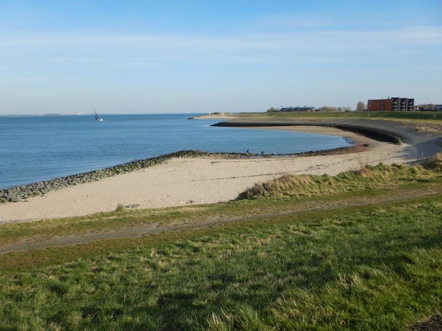 Comfortabel En Gezellig Vakantiehuis Bij Het Strand Wemeldinge Exteriör bild