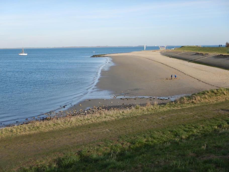 Comfortabel En Gezellig Vakantiehuis Bij Het Strand Wemeldinge Exteriör bild